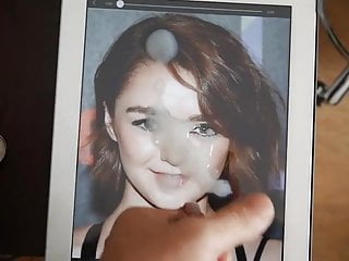 Cum on Maisie Williams #1