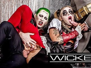 Wicked - Harley Quinn Fucks Joker &amp; Batman