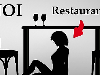 Mamada bajo mesa de restaurante JOI audio espanol