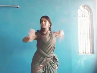 Kavya Suresh hot dance