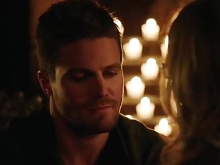 18+ Hot Arrow 3x20 Oliver and Felicity Sex scene.