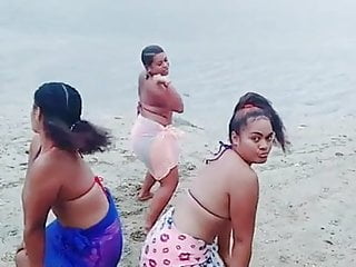 Meri Papua dance