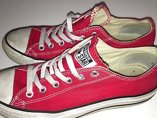 My Sister&#039;s Shoes: Converse Low Red I 4K