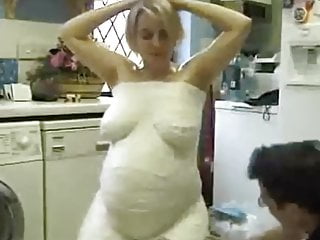 Gorgeous Pregnant Blonde Milf Wife getting Belly Cast