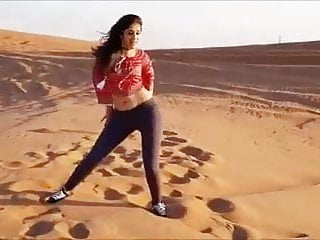 Desert hot belly dance 
