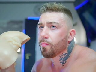Russian Bodybuilder Eating Toy Pussy &amp; Showing Off His Ass