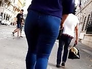 Mature lady nice ass
