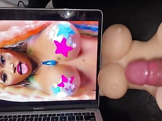 Nicki Minaj sex toy tribute