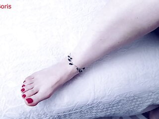  video: Anna is wearing an ankle accessory. She shows off her beautiful soft feet.
