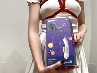 Schoolgirl unboxing new vibrator and try it until orgasm  🍆