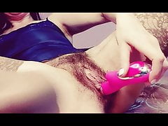 big wet cunt slut cums from vibrator in hairy pussy