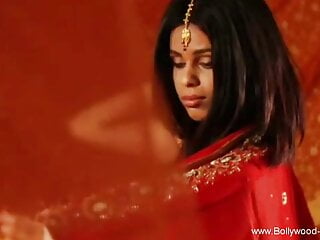 Red Dress, India, Milfing, Dance