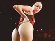 Miley Cyrus Showing off her ass 