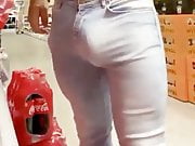 boner  in shoppingcenter