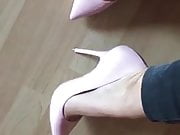 Tribute - Show me your High Heels