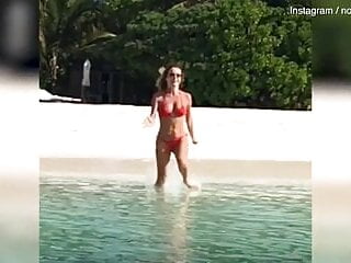 Amanda Holden Running Baywatch Style...