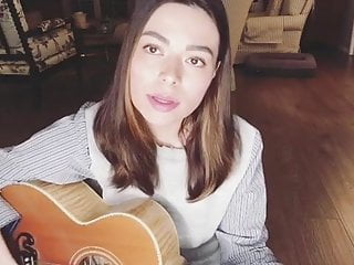 Singing, Miranda Cosgrove