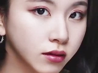 Chaeyoung&#039;s Bukkake-Ready Close-Up