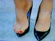 Reporter Showing Sexy Feet and High Heels (soundless)