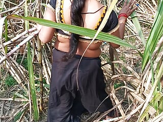 My sexy wife and I in the sugarcane field in Mast Chudai Indian Video