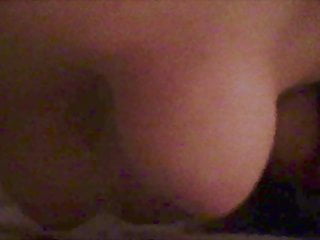 Meine Titten baumelnd, bereit zum abgreifen