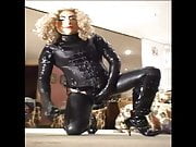 HotChicksInKnneboots