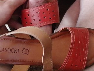 Fucking my girlfriend&#039;s sandal