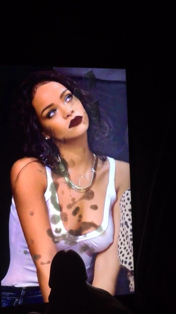Rihanna Masturbating