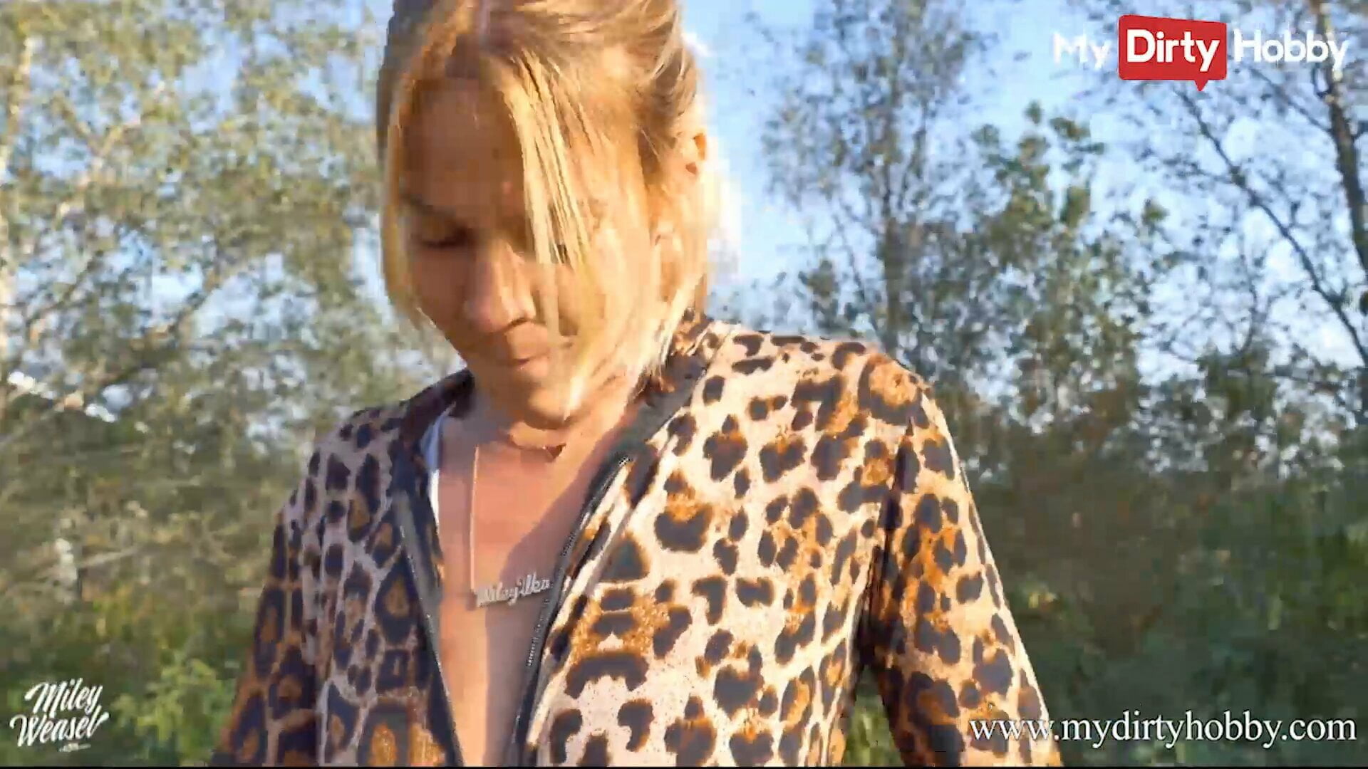 Miley Weasel Fucks In Public By The Side Of The Road
