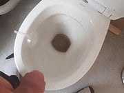 Pissing 