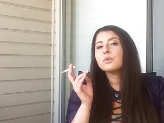 Smoking bitch aus amerika in Facebook - Bild 8