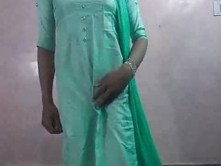 Meri Komal Bhabhi Ki Sexy Patiyala Suit Ko Choda