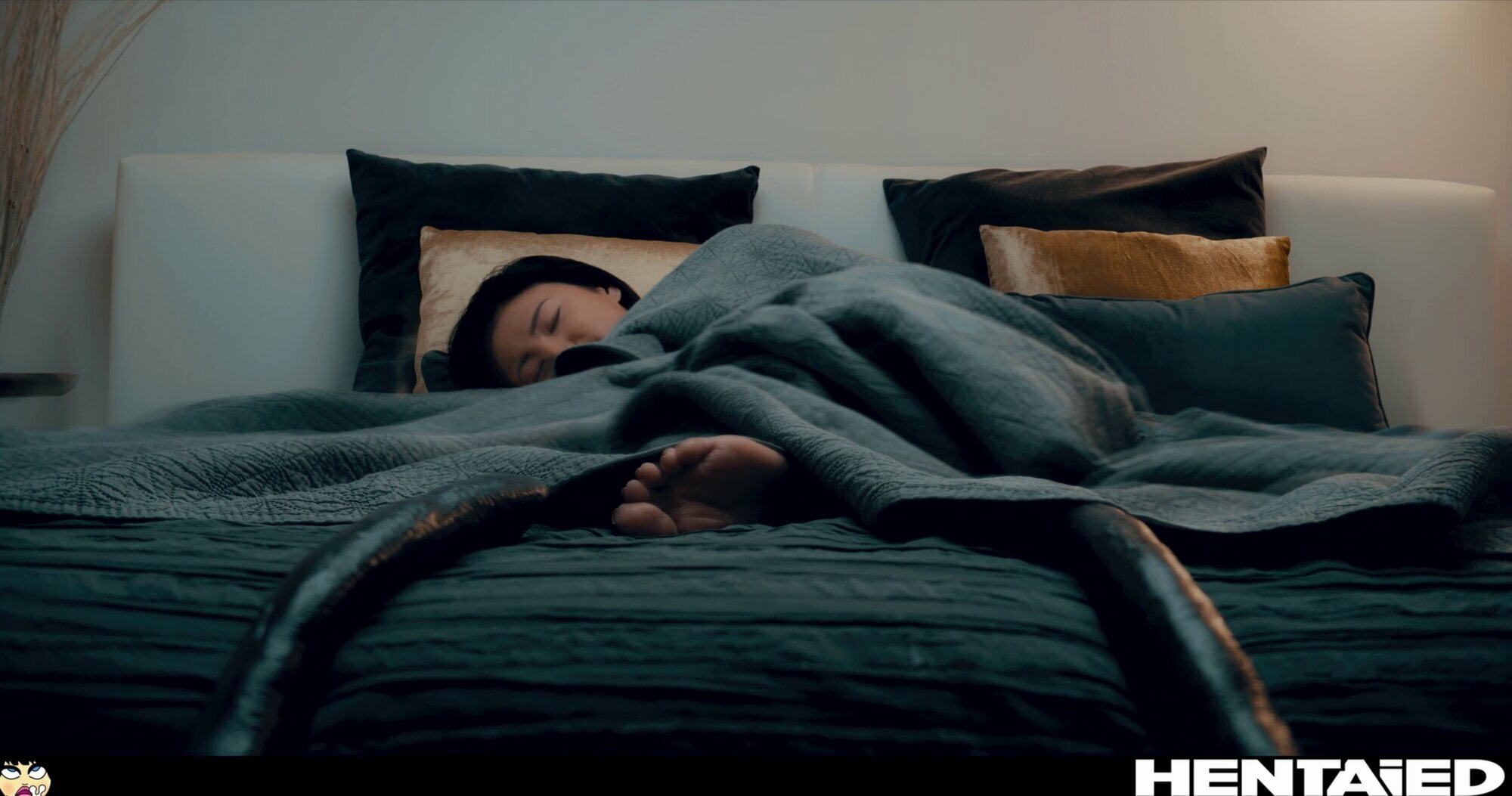 Real Life Hentai - Rae Lil Black fucked in her bed by monster