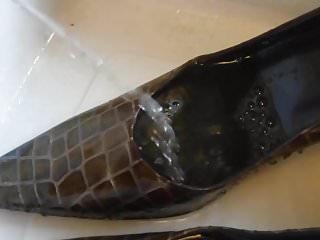 Pissing sexy croc pumps from jackandcoke1947...