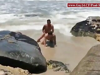 Couple decided to fuck rough sea...