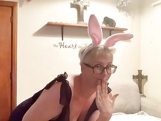 Run Rabbit! Cheeky Bunny Gets Fucked And Filled. Littlekiwi Brings Awesome Mature Homemade Content, Everytime
