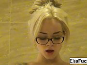 Sexy Elsa Jean masturbates in a bubble bath