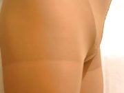 crossdresser pantyhose aand white panties 035
