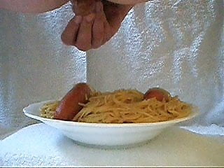 Me pee in pasta and sausage...