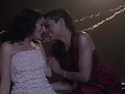 Rosario Dawson kissing Jenny Slate