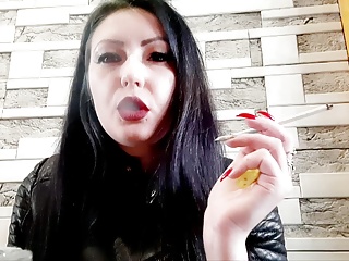 Smoking Fetish From The Beautiful Dominatrix...