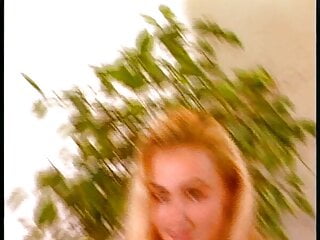 Heisse Lesben Fummelei und Striptease - Bild 4