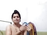 Mallu Wife Jalaja bathing