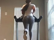 Treadmill jiggle clapp